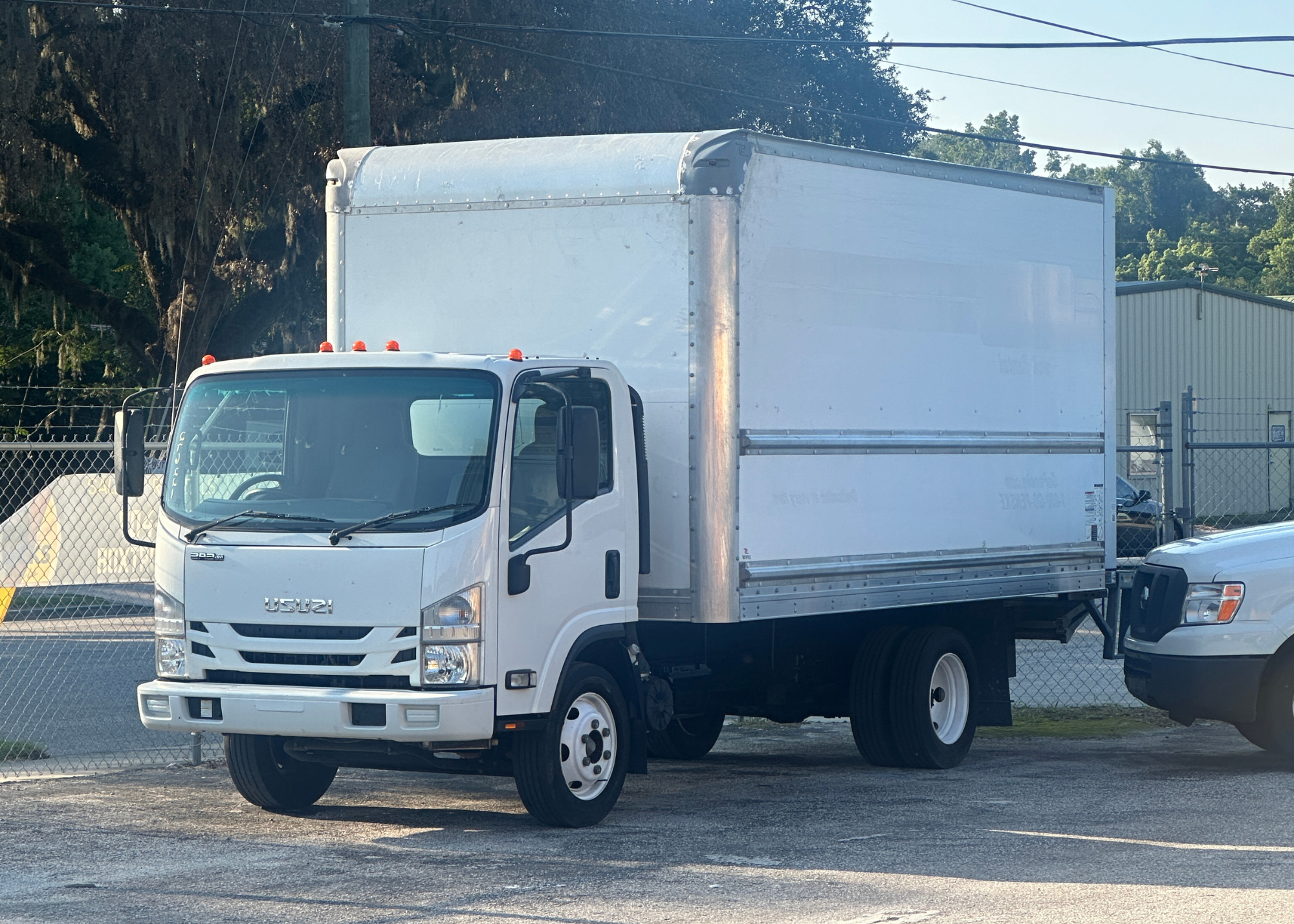 Trucks w/ Liftgate